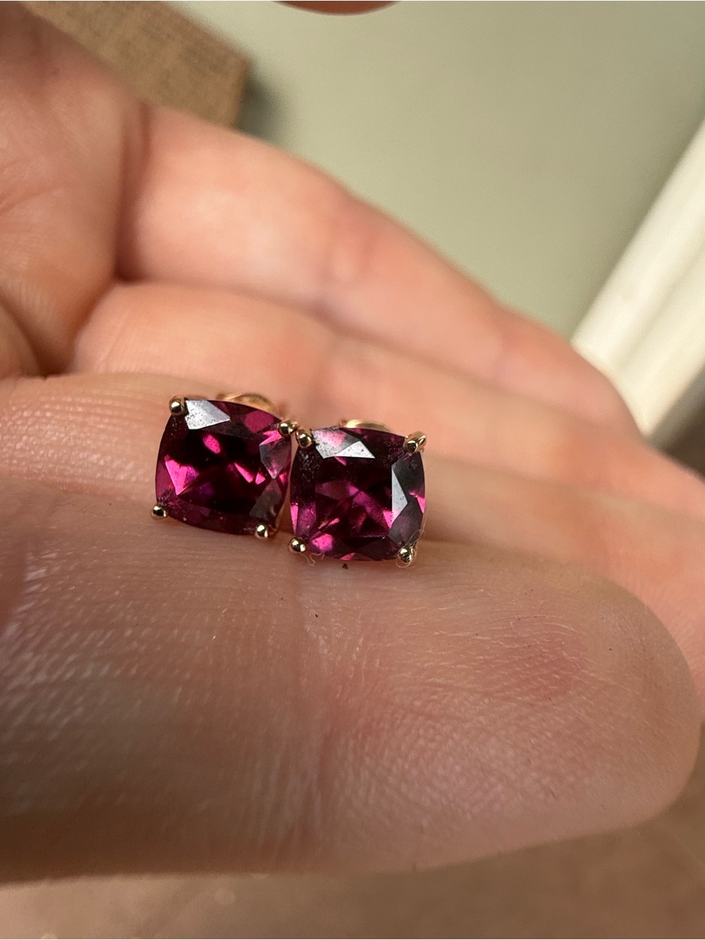 2.00carats solid 10k rose gold genuine grape garnet earrings-new - Picture 5 of 14